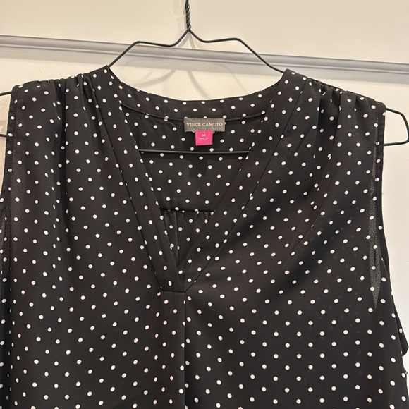 VINCE CAMUTO POLKA DOT SLEEVELESS V-NECK TANK TOP BLOUSE BLACK & WHITE. SIZE M - Picture 5 of 5